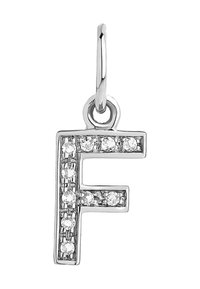 Colgante de plata con forma de la letra "F" adornado con múltiples piedras preciosas transparentes, con un acabado suave y un simple lazo para su sujeción.