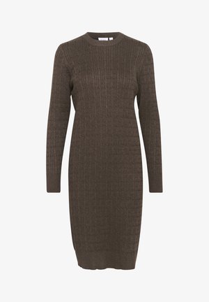 Bruine geribbelde gebreide jurk met lange mouwen, ronde halslijn en aansluitende silhouet. Heeft een textuur met subtiele patronen.
