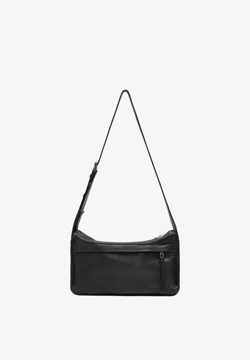 Borsa a spalla in pelle nera con forma piatta, tracolla regolabile e numerosi scomparti con zip per la conservazione. Texture liscia e design minimalista.