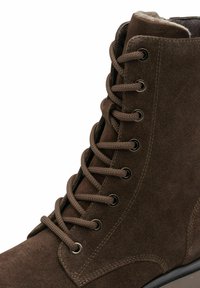 Tamaris COMFORT - Stivaletti con plateau - mocca suede
