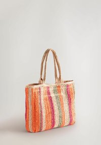 Sac en toile tissé avec des rayures orange, rose, vert et crème, doté de poignées doubles en tresses et d'une apparence texturée.
