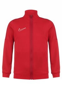 Rote Reißverschlussjacke aus Polyester. Verfügt über einen hohen Kragen, Seitentaschen und ein weißes Nike-Logo auf der oberen linken Brust.