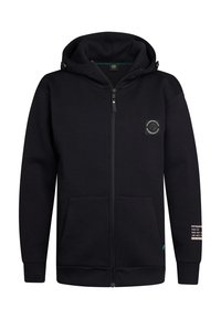 Sudadera con cremallera negra hecha de tela suave, con capucha, bolsillos frontales y parche con logo en el pecho, además de texto impreso en la manga.