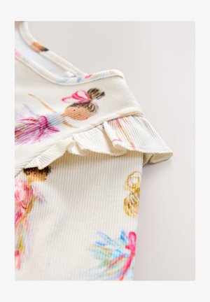 Katoenen top met geribbelde textuur, crèmekleurig, en een gerimpelde halslijn; voorzien van kleurrijke prints van balletdanseressen in roze, blauw en gele accenten.