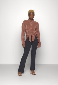 Even&Odd Petite Calças - moon washed