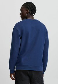 Thumbnail Image 3