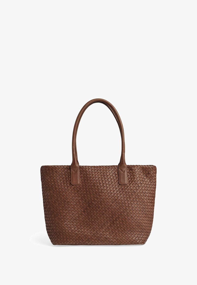 Bruine geweven leren tote bag met twee stevige handvatten, rechthoekige vorm en een textuur op het oppervlak. Simpel ontwerp en veelzijdig in stijl.