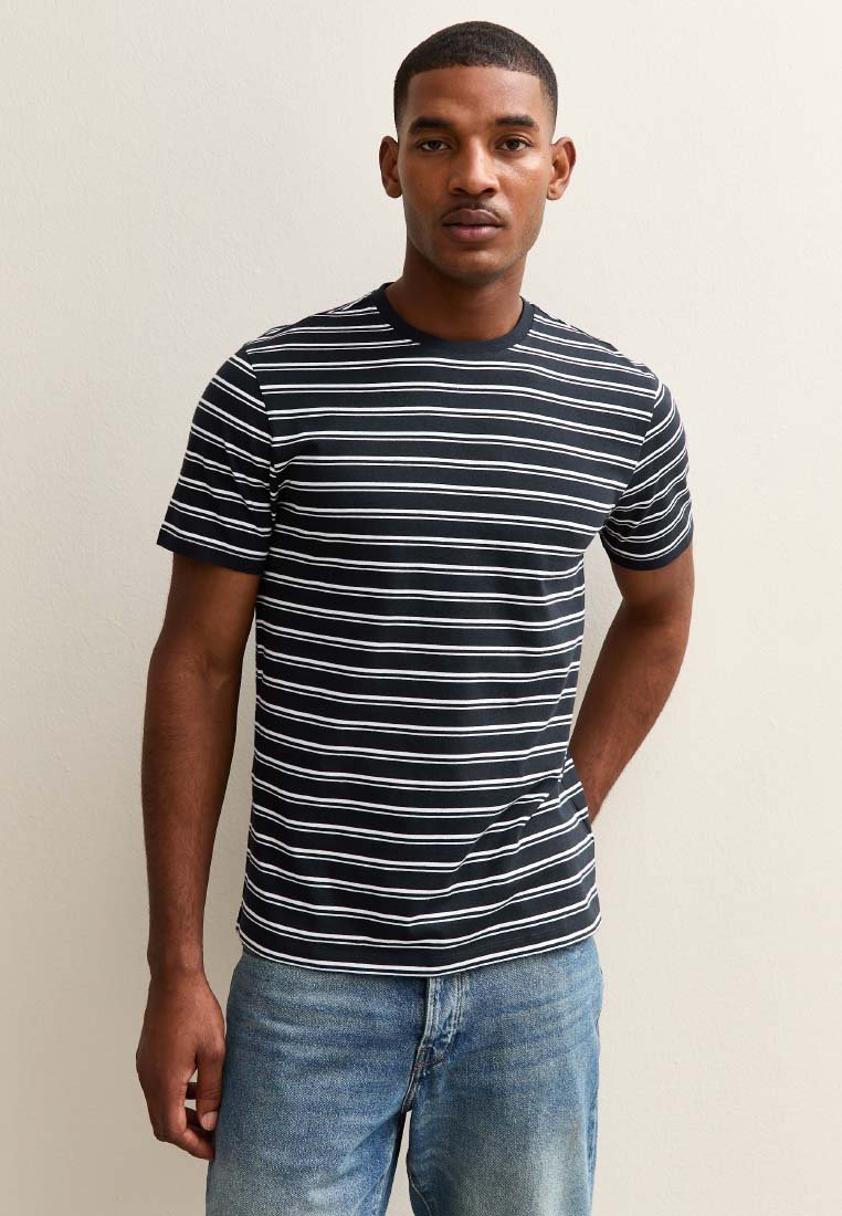 Black short-sleeve t-shirt with white horizontal stripes, featuring a round neckline and a smooth, cotton fabric texture.