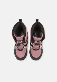 Geox TREKKYUP GIRL AB - Vinterstøvler - antique rose/black