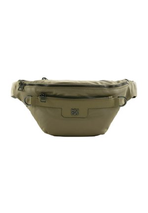 Khaki Bauchtasche aus glattem Nylon. Verfügt über zwei Reißverschlusstaschen und ein Logo-Detail. Anpassbarer Gurt für vielseitiges Tragen.