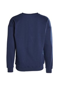 Felpa blu navy con scollatura rotonda, maniche lunghe e vestibilità rilassata. Presenta una superficie liscia e polsini a costina all'orlo.