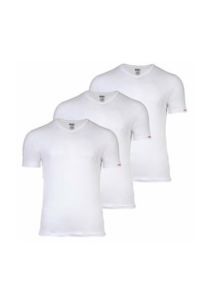 Drei schlichte weiße T-Shirts mit kurzen Ärmeln und V-Ausschnitt, die in versetzter Formation angeordnet sind, mit sichtbaren Diesel-Brandetiketten innen am Kragen und an den Ärmeln.