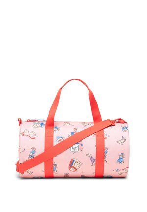 Sac de sport cylindrique rose avec des sangles rouges et des illustrations ludiques de chiens portant des écharpes et des chapeaux sur toute la surface.