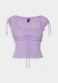 Top corto in lavanda realizzato in tessuto leggero con texture arricciata, maniche a volant e lacci regolabili sulle spalle e sull'orlo.