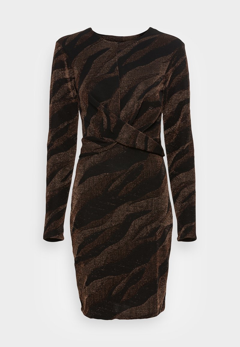 Robe à manches longues noire et marron avec un motif texturé à rayures zébrées, dotée d'un design avant torsadé et d'une silhouette cintrée.