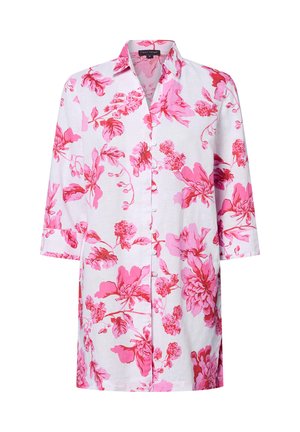 Witte blouse met een bloemenpatroon in tinten roze, korte mouwen, kraagontwerp en knoopsluiting aan de voorkant.