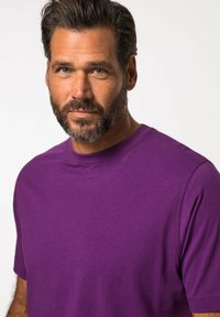 JP1880 MOTIV AUF DER BRUST,RUNDHALSAUSSCHNITT - T-shirt basic - plum