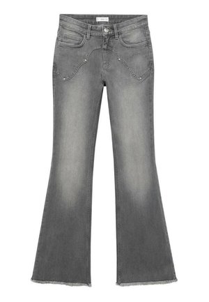 Jeans grigi flared in denim, con una finitura sbiadita, tasche frontali distinte, cuciture decorative e orli sfrangiati alle caviglie.