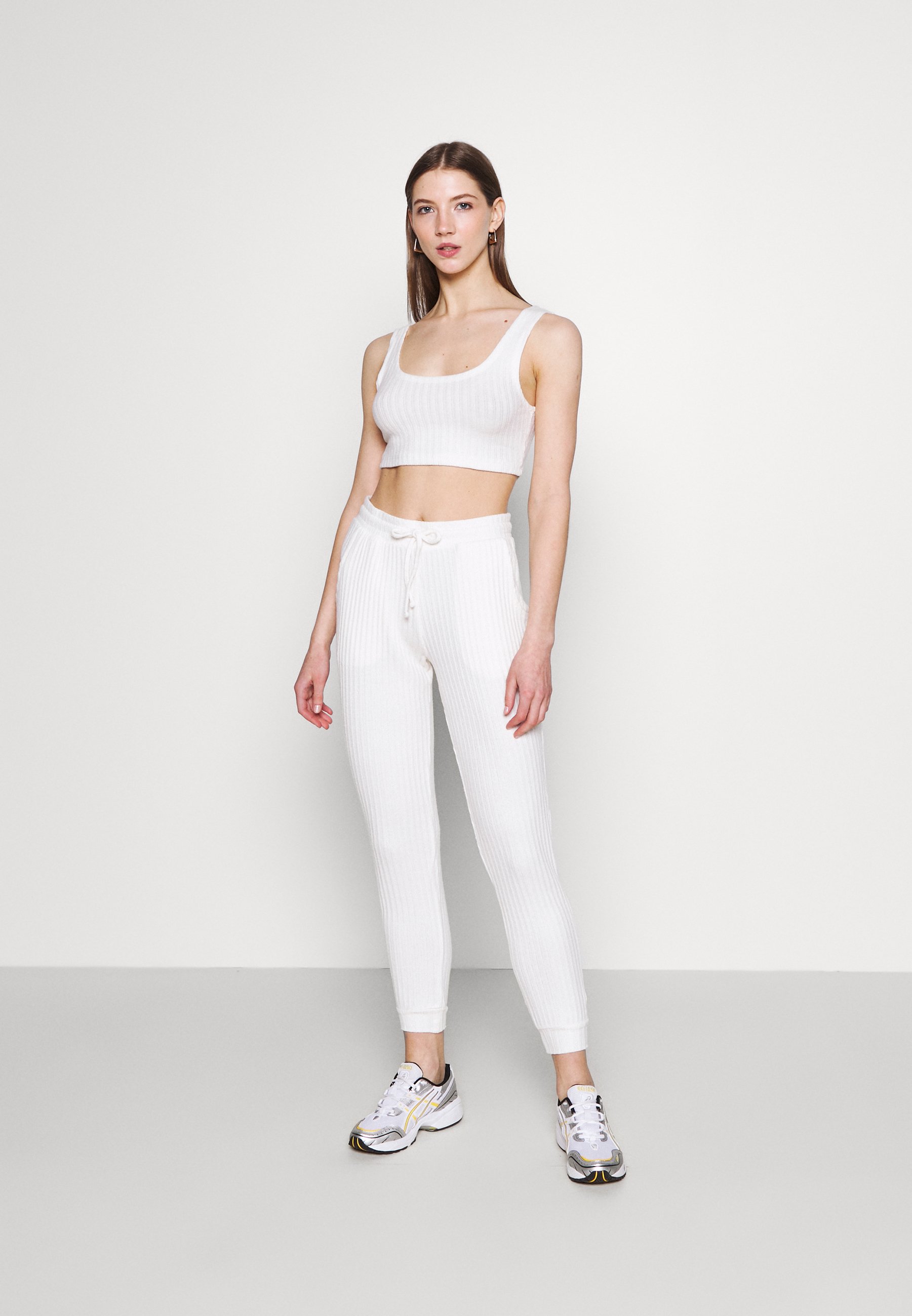 ae cargo joggers