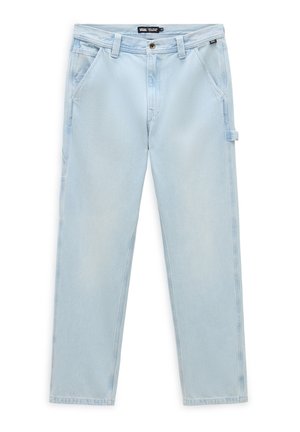 Hellblaue Jeans mit geradem Bein, vorne und hinten Taschen, Gürtelschlaufen, Knopfverschluss und einer seitlichen Hammerschlaufe am rechten Bein.