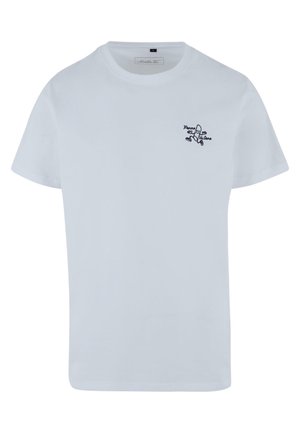 Camiseta de algodón blanca de manga corta, con un pequeño gráfico bordado en azul marino en el área del pecho izquierdo. Cuello redondo.