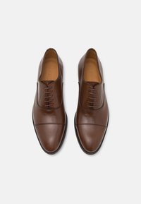 bStore SHOES - Pantofi eleganți cu șireturi - brown