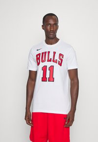 Nike Performance - NBA DEMAR DEROZAN CHICAGO BULLS TEE - Fanartikel - white Miniatuurafbeelding 1