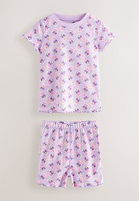 Conjunto de pijama de algodón morado que incluye un top de manga corta y pantalones cortos, ambos decorados con un patrón floral en tonos rosa y verde.