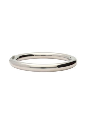 Bracelet en métal argenté avec une surface lisse et brillante, de forme circulaire, et un petit détail de fermoir pour le maintien. Design minimaliste, sans motifs.