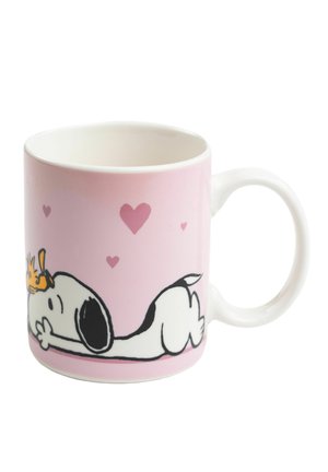 White ceramic mug with pink background, featuring Snoopy lying down with Woodstock on his nose and pink hearts around them.