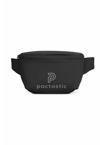 Zwarte tas gemaakt van soepel materiaal, ronde vorm, met een ritssluiting en een bedrukte "pactastic" logo aan de voorkant.