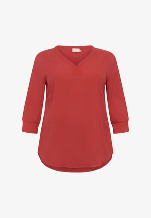 Rode blouse met driekwart mouwen en een V-hals, gemaakt van een gladde stof, met een licht afgeronde zoom en subtiele stikseldetails.