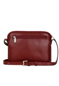 Borsa a tracolla rossa in pelle con finitura testurizzata, dotata di tasca frontale con zip, tracolla regolabile e dettagli in metallo.