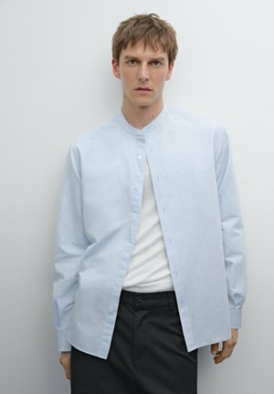 REGULAR FIT - Shirt - mottled light blue