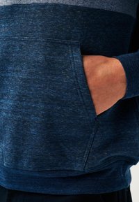 Next DIP DYE OVERHEAD  - Kapucni - mottled blue
