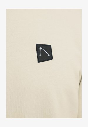 CHASIN', Pusa - off-white