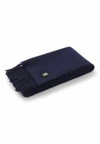 Sciarpa in lana blu navy con bordi frangiati e una piccola etichetta nera. Texture morbida, forma rettangolare e colore uniforme in tutto.