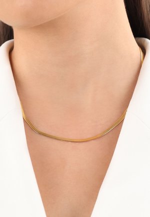 Collana color oro con un design liscio e piatto. Presenta due catene intrecciate, una esagonale e l'altra liscia, che riflettono la luce.