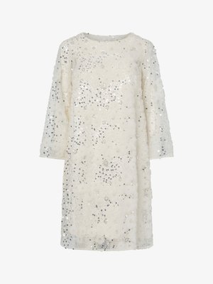 Biała sukienka z rękawami 3/4, pokryta srebrnymi cekinami i kwiatowymi aplikacjami. Posiada okrągły dekolt oraz luźny krój.