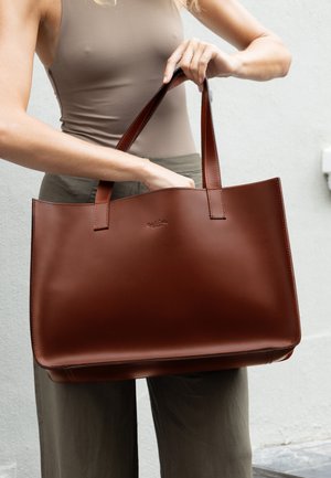 Gusti Leder, SHOPPER AGATHA - Shopping bag - walnut