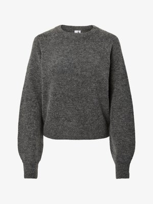 Pull en laine gris foncé à manches longues, col rond et manches légèrement ballon, texture tricotée et bords côtelés.