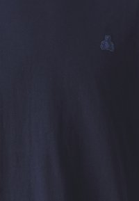 GAP BRANNAN PATCH LOGO - T-shirt - bas - navy uniform