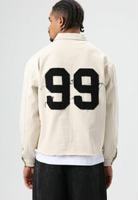 Non sélectionné, beige