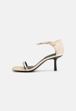 KITTEN HEEL METALLIC - Sandaler - gold