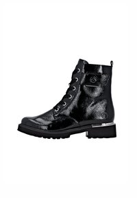 Bottes en cuir verni noir, avec une finition texturée, un bout rond, un laçage à l'avant et un accent métallique sur le talon.