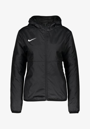 Czarna kurtka z kapturem i zamkiem Nike, z długimi rękawami i białym logo Nike Swoosh na lewej piersi.