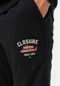 CLOSURE London BLOC SCRIPT TRACKSUIT - Træningssæt - black