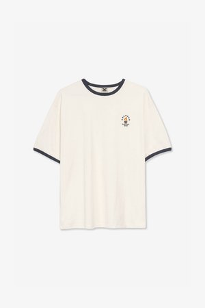 T-shirt di cotone crema con colletto e bordi delle maniche a coste blu navy. Presenta un piccolo design stampato con una barca a vela e stelle sul petto.