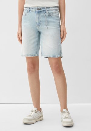 REGULAR BERMUDA MIT TEXTILGÜRTEL - Jeans Shorts - blassblau
