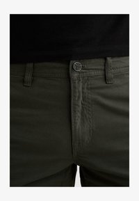 Unausgewählt, asphalt